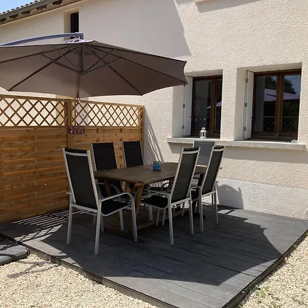 Holiday home In Maire-l'evescault, Deux-sevres, France Maire-l'Evescault